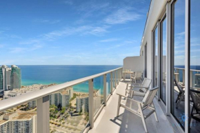 Penthouse with Free Parking and Beautiful Amenities